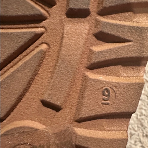 Boots - Picture 7 of 8